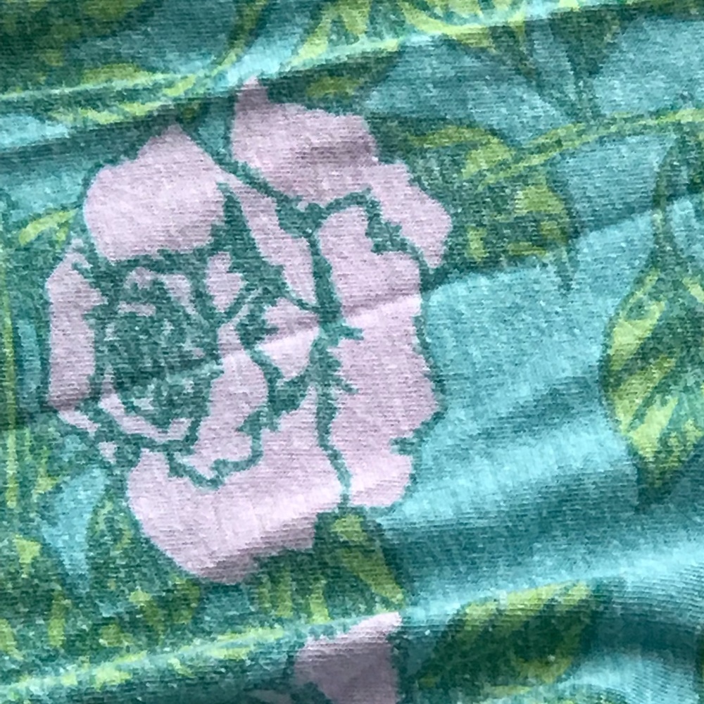 LULAROE Rose Randy tee - Picture 2 of 3